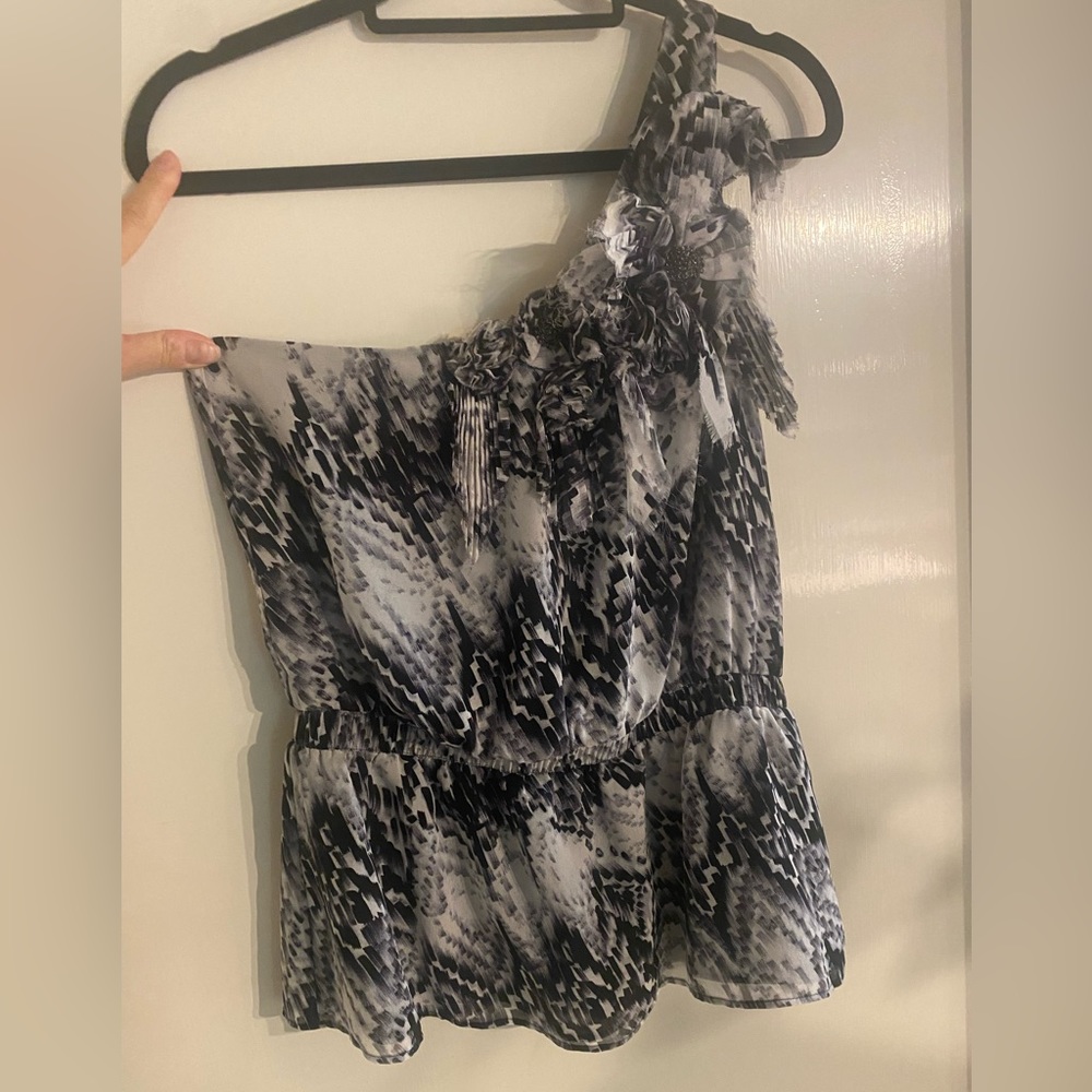 Blouse, one shoulder, black and white, Bebe, Danielle